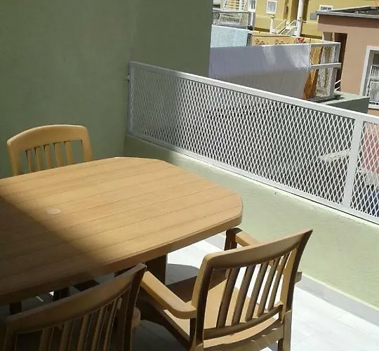 Bonito Complejo Orlando 아데제